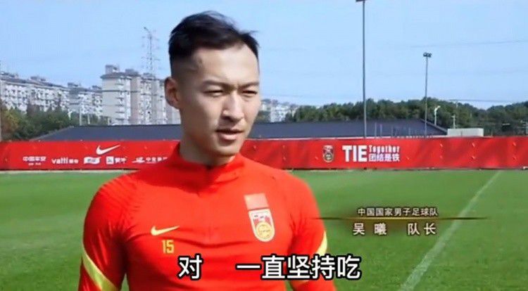 照顾你，你现在就因为我当初为了生存背叛过你几次，你就要让我去死？你还是人吗？萧常乾咬牙骂道：少他妈废话。
